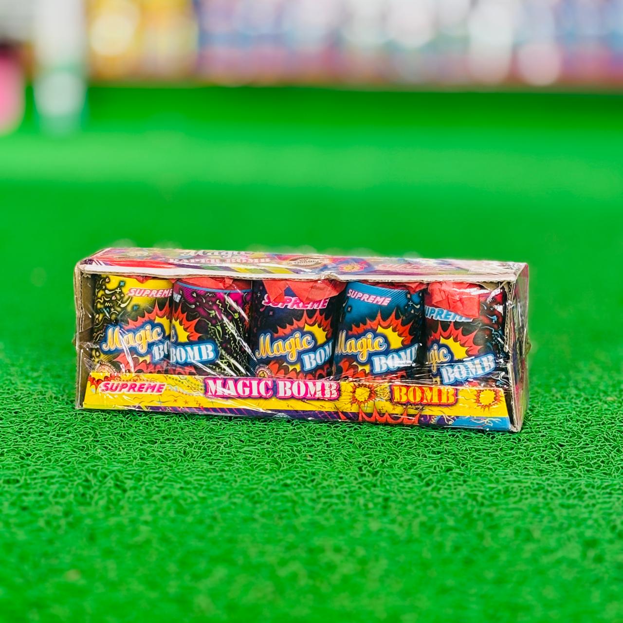 Supreme- Magic Paper Bomb Thunder